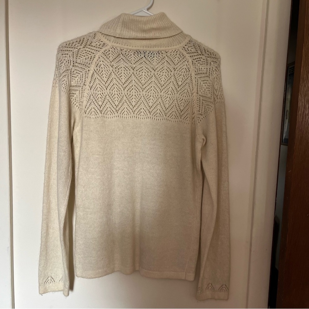 New York & Company  long sleeve turtleneck, womens small, decorative
